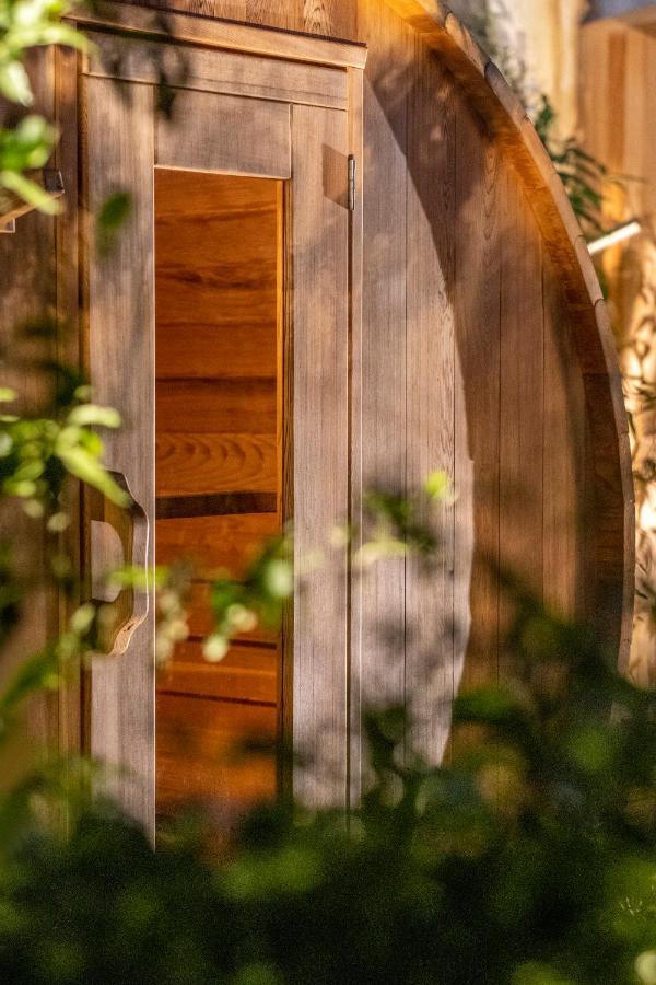 Escale Rochelaise, Gite Urbain Avec Spa Bain Nordique Et Sauna Tonneau La Rochelle  Zewnętrze zdjęcie