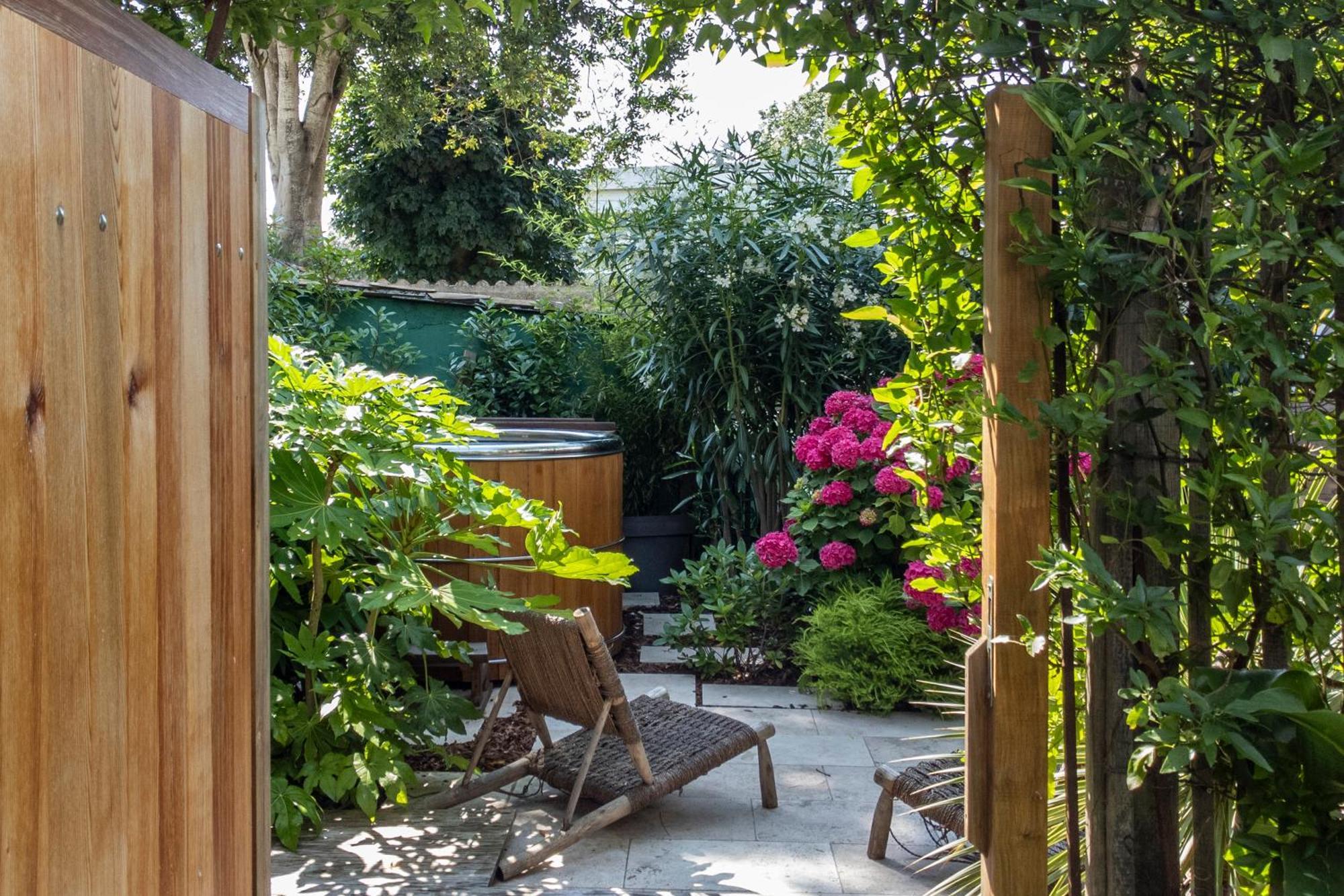 Escale Rochelaise, Gite Urbain Avec Spa Bain Nordique Et Sauna Tonneau La Rochelle  Zewnętrze zdjęcie